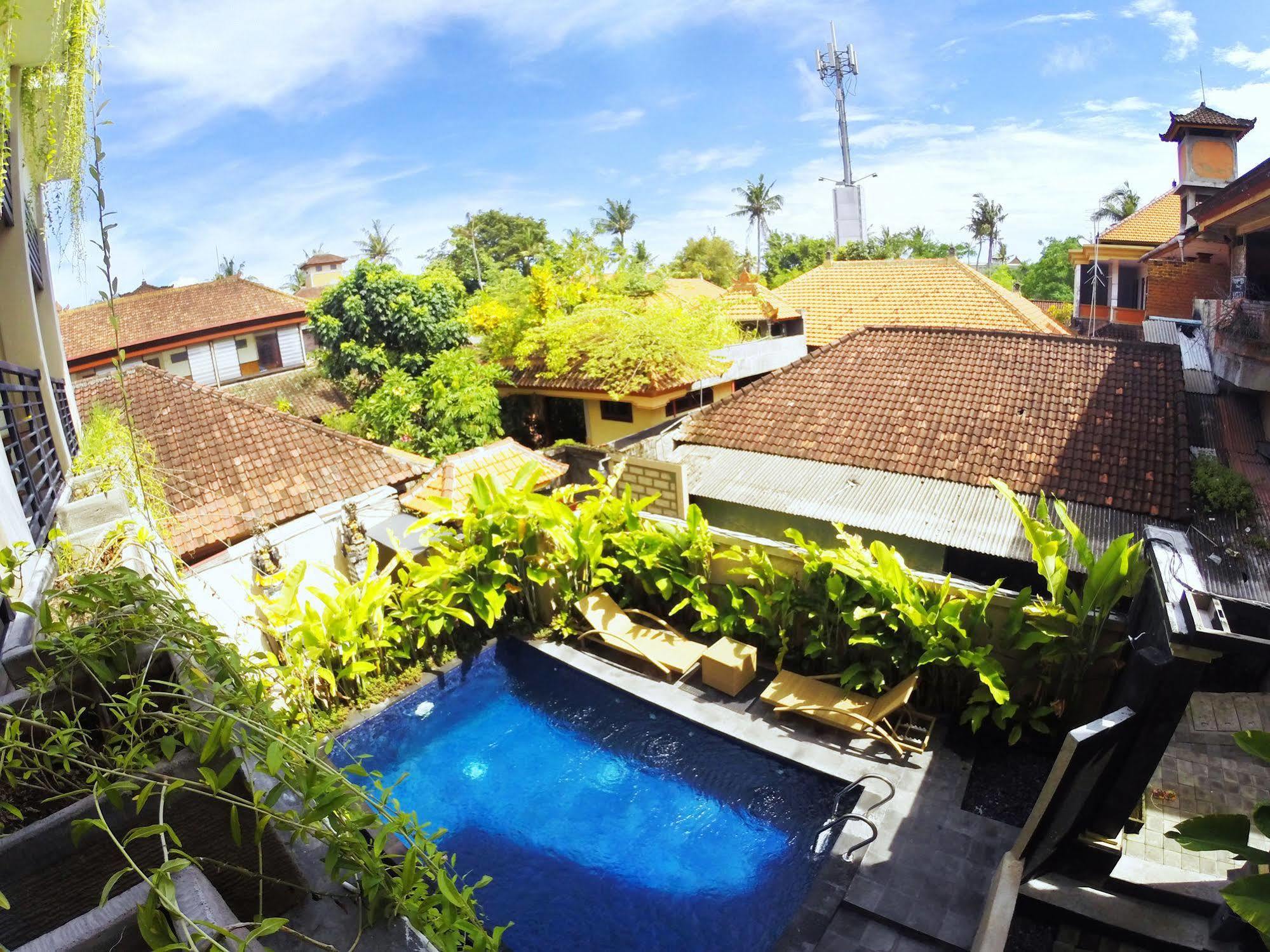 Luckys Guest House Kuta Lombok Esterno foto