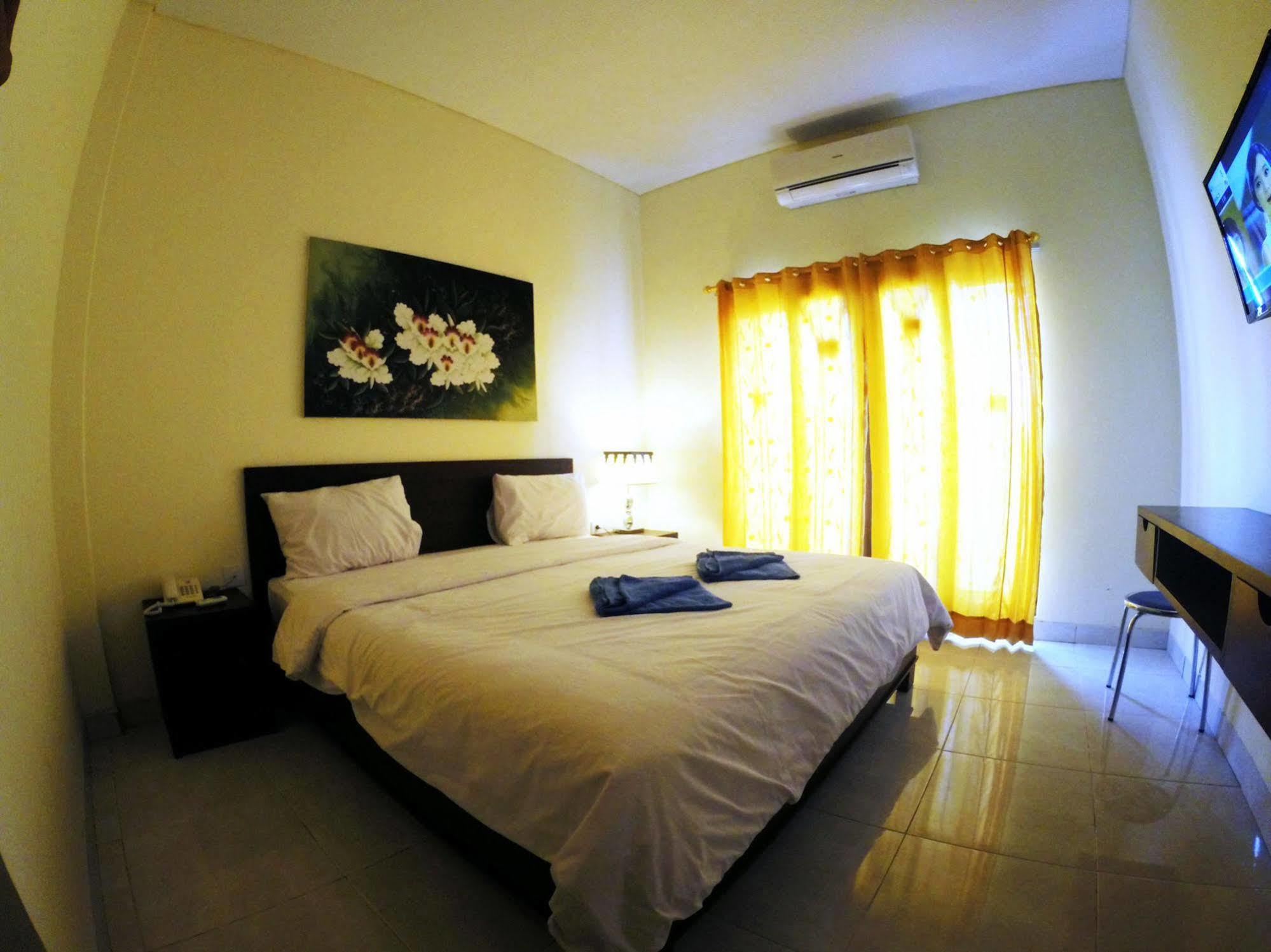 Luckys Guest House Kuta Lombok Esterno foto